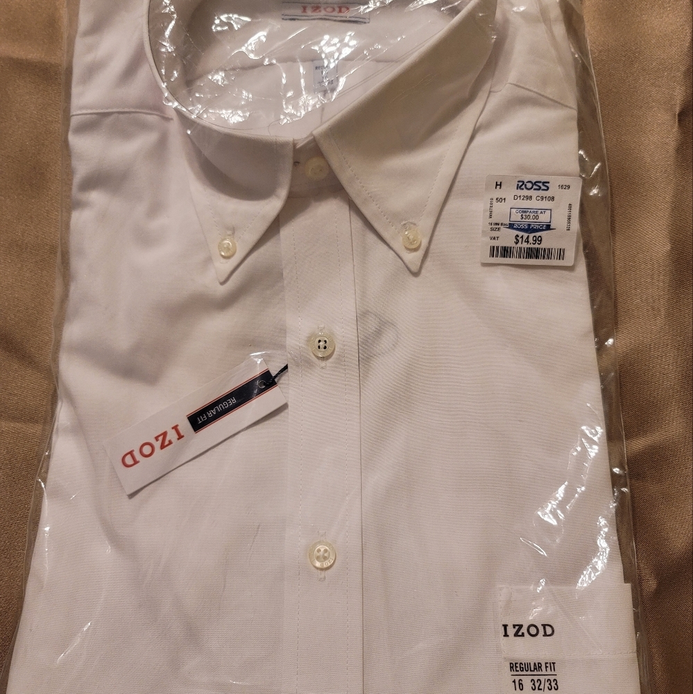 New Izod Men's shirt